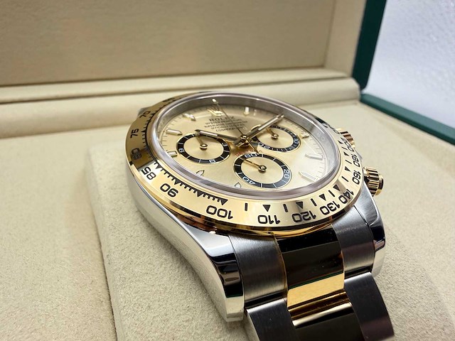 Rolex daytona 126503 | champagne dial | yellow gold | 2026 | unworn - afbeelding 5 van  5