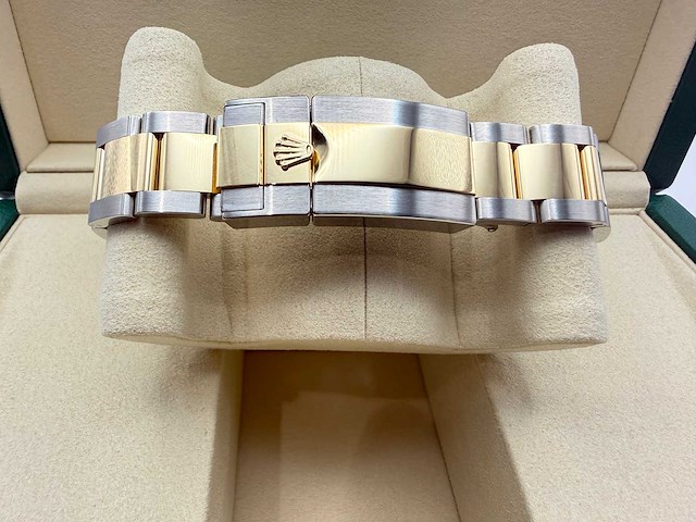 Rolex daytona 126503 | champagne dial | yellow gold | 2026 | unworn - afbeelding 9 van  12