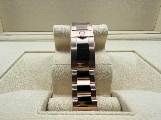Rolex daytona "rainbow" custom diamonds | rose gold | 116509 | 2020+ - afbeelding 10 van  14