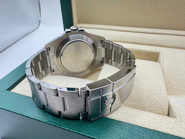 Rolex explorer ii 226570 | white dial | unworn | 2026 - afbeelding 11 van  11