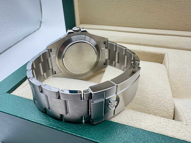 Rolex explorer ii 226570 | white dial | unworn | 2026 - afbeelding 10 van  12