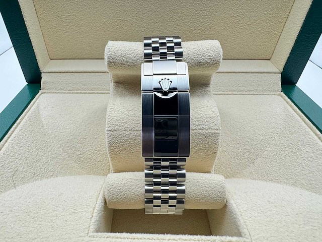 Rolex gmt-master ii 126710blnr | "batgirl" | jubilee | unworn | 2026 - afbeelding 6 van  10