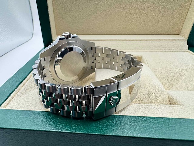 Rolex gmt-master ii 126710blnr | "batgirl" | jubilee | unworn | 2026 - afbeelding 8 van  10