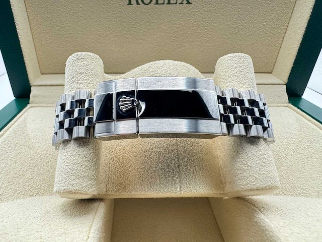 Rolex gmt-master ii 126710blnr | "batgirl" | jubilee | unworn | 2026 - afbeelding 9 van  12