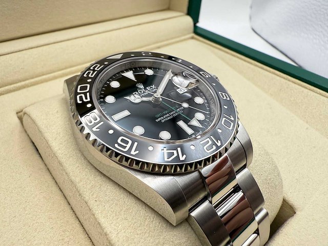 Rolex gmt-master ii | "bruce wayne" | 126710grnr | 2025 - afbeelding 11 van  12