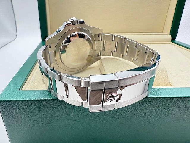 Rolex gmt-master ii | "bruce wayne" | 126710grnr | 2025 - afbeelding 12 van  12