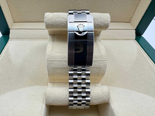 Rolex gmt-master ii | "bruce wayne" | 126710grnr | 2026 | unworn | jubilee - afbeelding 10 van  12
