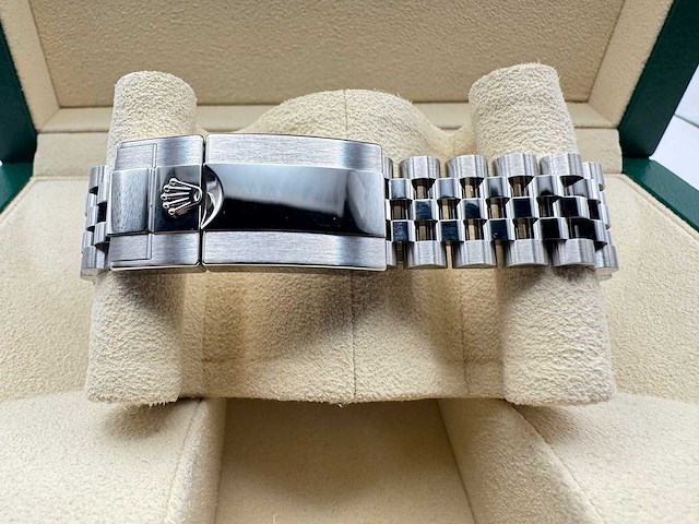 Rolex gmt-master ii | "bruce wayne" | 126710grnr | 2026 | unworn | jubilee - afbeelding 8 van  11
