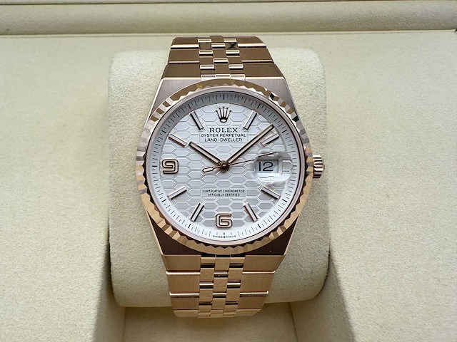 Rolex land-dweller 127235 | rose gold | unworn | 2026 - afbeelding 1 van  13
