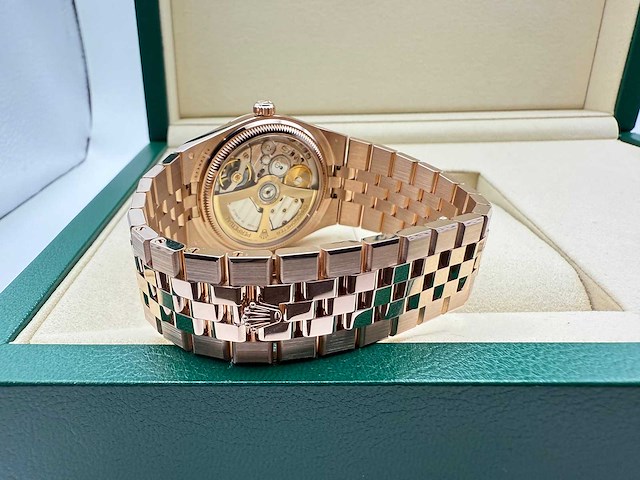 Rolex land-dweller 127235 | rose gold | unworn | 2026 - afbeelding 13 van  13