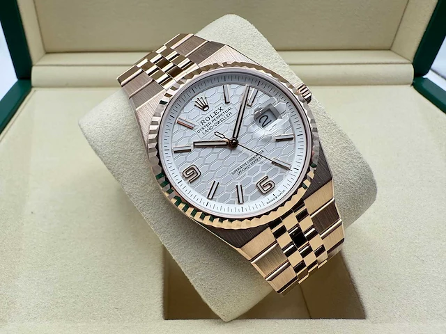 Rolex land-dweller 127235 | rose gold | unworn | 2026 - afbeelding 6 van  13