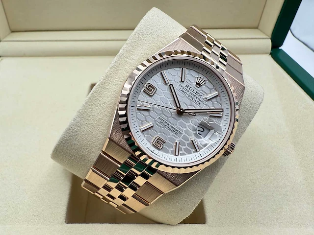 Rolex land-dweller 127235 | rose gold | unworn | 2026 - afbeelding 7 van  13
