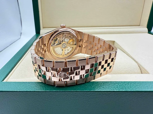 Rolex land-dweller 127235 | rose gold | unworn | 2026 - afbeelding 13 van  13