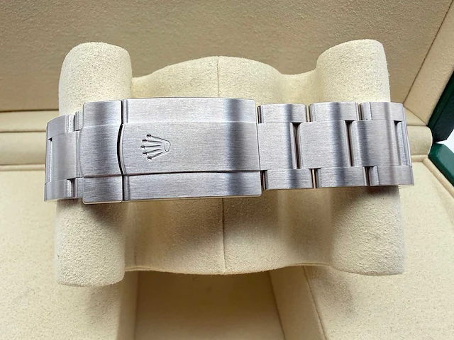 Rolex oyster perpetual 134300 | multi color dial | unworn | 2026 - afbeelding 9 van  12