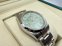 Rolex oyster perpetual 34 124200 | steel | pistachio dial | unworn | 2026 - afbeelding 11 van  12