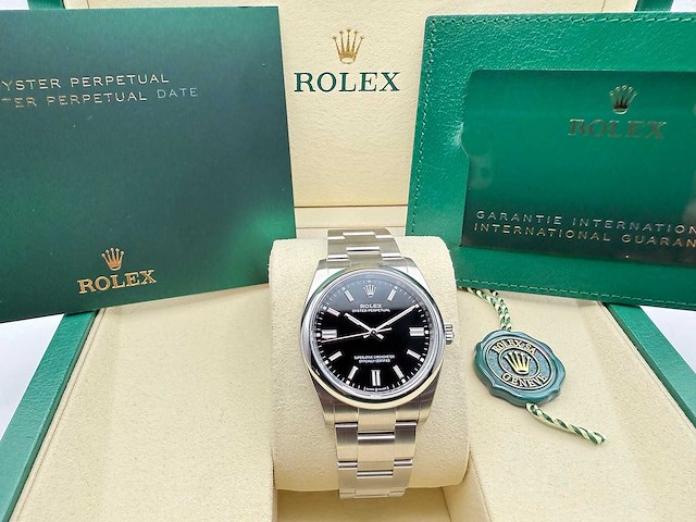 Rolex oyster perpetual 36 126000 | black dial | oyster | 2026 | unworn - afbeelding 3 van  12