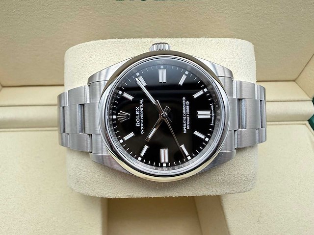 Rolex oyster perpetual 36 126000 | black dial | oyster | 2026 | unworn - afbeelding 7 van  12