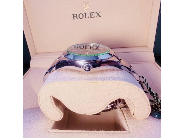 Rolex oyster perpetual milgauss - automatisch herenhorloge - afbeelding 8 van  23