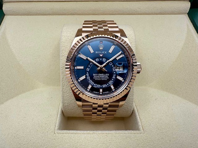 Rolex sky-dweller 336935 | blue dial | 2025 | like new | jubilee - afbeelding 1 van  12
