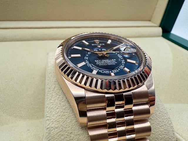 Rolex sky-dweller 336935 | blue dial | 2025 | like new | jubilee - afbeelding 10 van  12