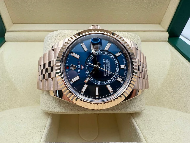 Rolex sky-dweller 336935 | blue dial | 2025 | like new | jubilee - afbeelding 7 van  12