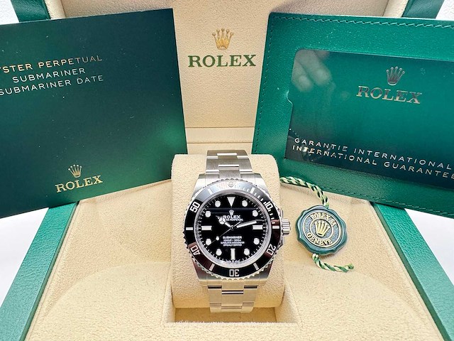Rolex submariner | black dial | unworn | 2026 - afbeelding 3 van  12