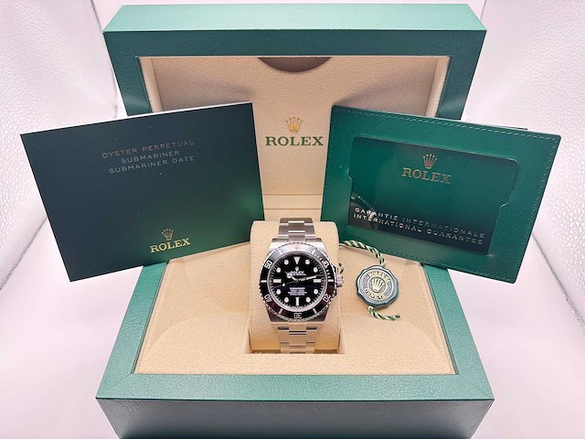 Rolex submariner | black dial | unworn | 2026 - afbeelding 4 van  12