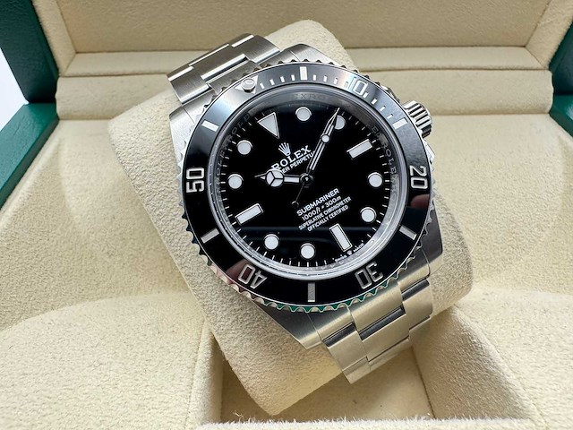 Rolex submariner | black dial | unworn | 2026 - afbeelding 5 van  12
