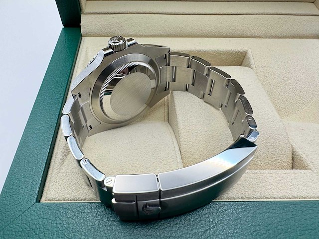 Rolex submariner | black dial | unworn | 2026 - afbeelding 11 van  12