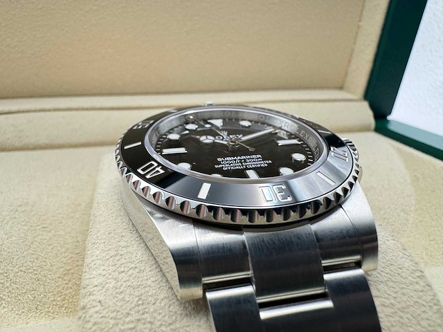 Rolex submariner | black dial | unworn | 2026 - afbeelding 12 van  12
