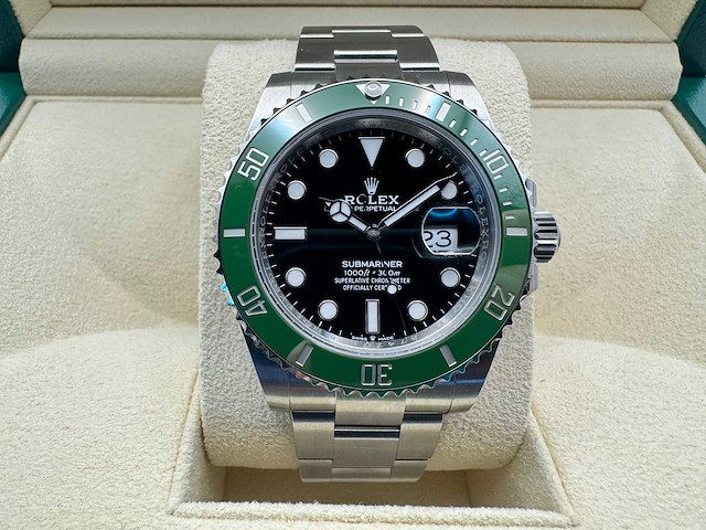 Rolex submariner date 126610lv | starbucks | unworn | 2026 - afbeelding 1 van  9