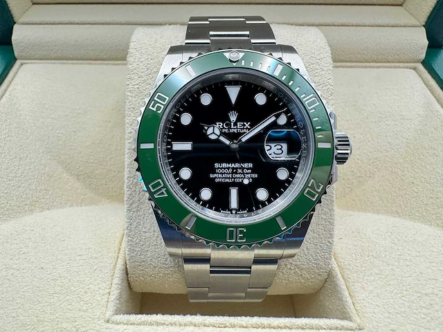 Rolex submariner date 126610lv | starbucks | unworn | 2026 - afbeelding 1 van  12