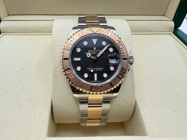 Rolex yachtmaster 37 268621 | black dial | like new | 2024 - afbeelding 1 van  6