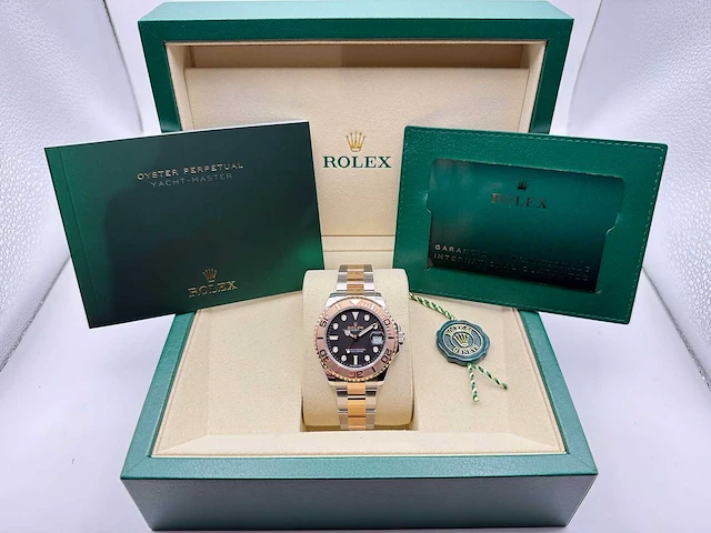 Rolex yachtmaster 37 268621 | black dial | like new | 2024 - afbeelding 3 van  11