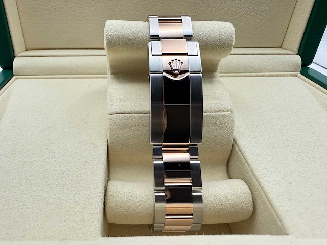 Rolex yachtmaster 40 126621 | chocolate dial | unworn | 2026 - afbeelding 8 van  12