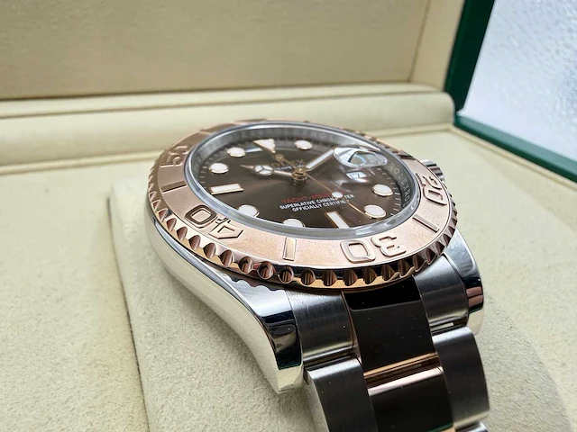 Rolex yachtmaster 40 126621 | chocolate dial | unworn | 2026 - afbeelding 10 van  12