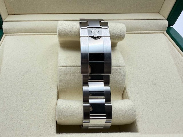 Rolex yachtmaster ii 126680 | 44 mm | white dial | unworn | 2026 - afbeelding 8 van  12