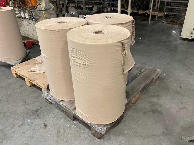 Rolhouder met rollen poetsdoek - afbeelding 2 van  7