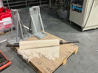 Rolhouder met rollen poetsdoek - afbeelding 4 van  7