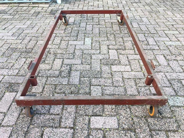 Rolkar, transportkar, kist + grote doos. - afbeelding 3 van  3