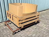 Rolkar, transportkar, kist + grote doos. - afbeelding 1 van  3