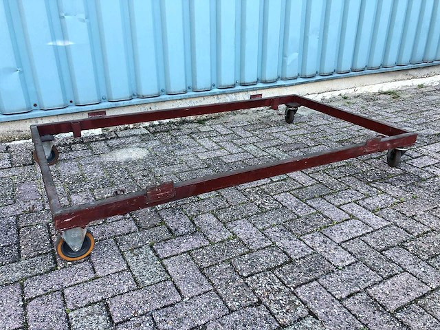 Rolkar, transportkar, kist + grote doos. - afbeelding 1 van  3