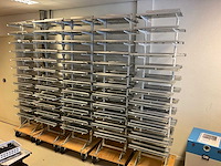 Rolkarren met mallen (5x) - afbeelding 1 van  4