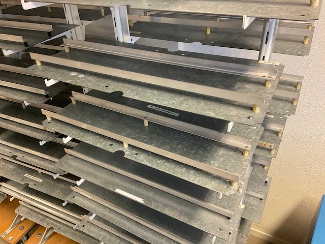 Rolkarren met mallen (5x) - afbeelding 2 van  4