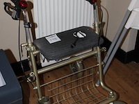 Rollator. - afbeelding 2 van  2