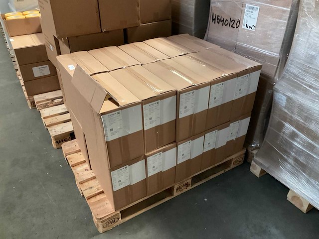 Rollen etiketten 102x149,4 (1080x) - afbeelding 3 van  3