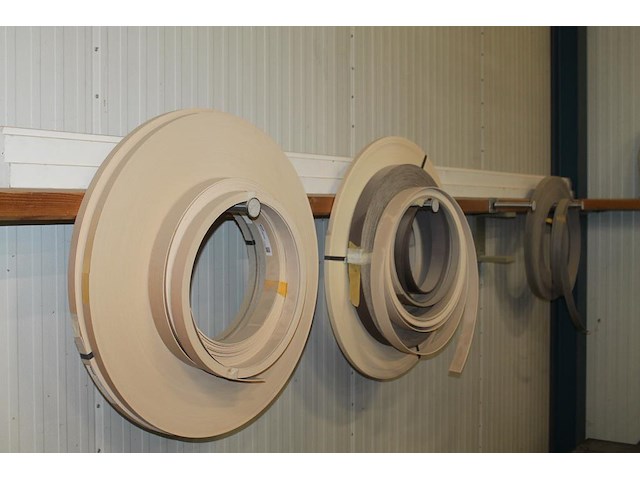 Rollen kantenband in diverse maten en uitvoeringen in, op en inclusief metalen magazijnkast. afmeting 303 ... - afbeelding 2 van  6