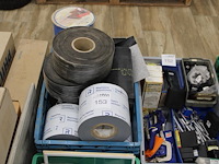 Rollen tape en folie in kunststof krat - afbeelding 1 van  3