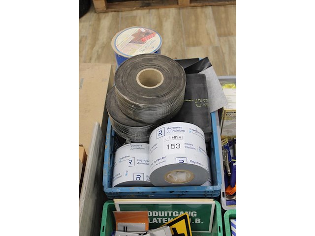 Rollen tape en folie in kunststof krat - afbeelding 3 van  3