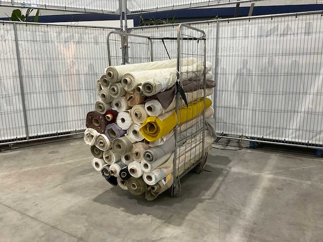 Rollen textiel - afbeelding 1 van  12